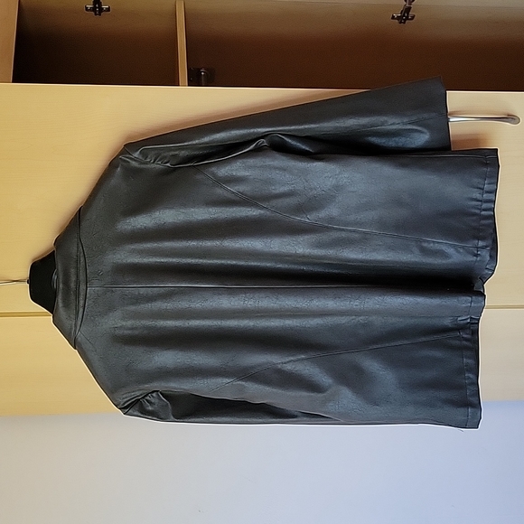 Woman's Leather-inspired Fall Jacket - Picture 4 of 4
